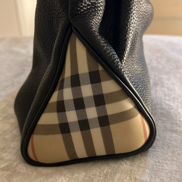 Vintage Like NEW Burberry handbag, Excellent barely used condition. Early 2000s. - Picture 3 of 12